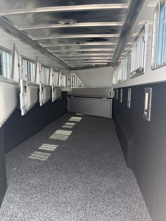 Trailer Photo 10