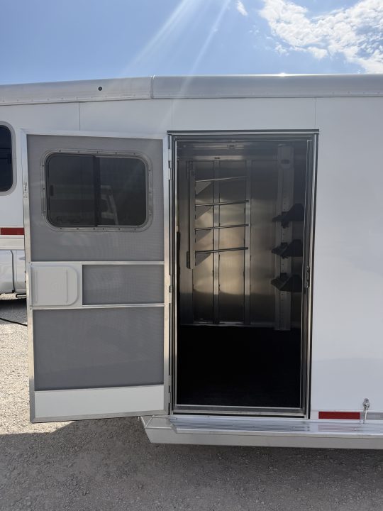 Trailer Photo 13