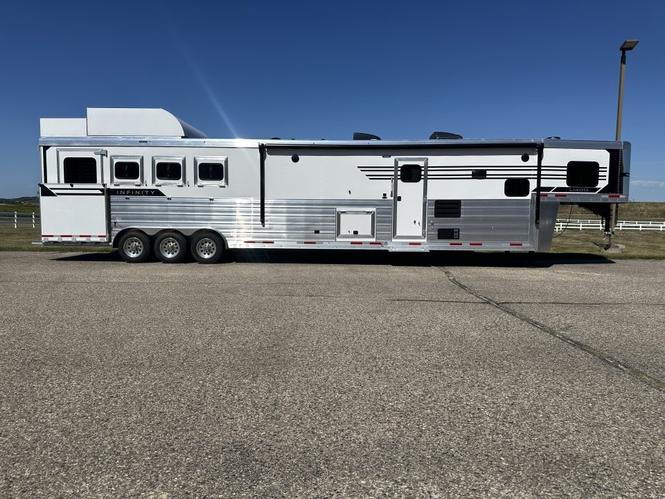 2027 Lakota 4H 19' LQ Infinity *Side Load*