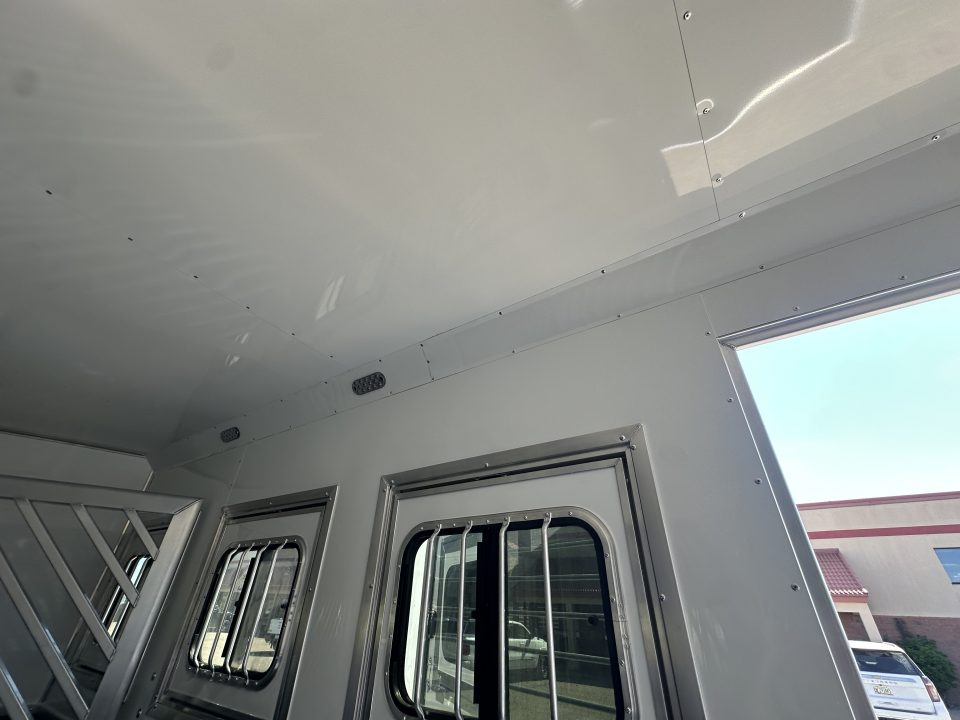 Trailer Photo 19