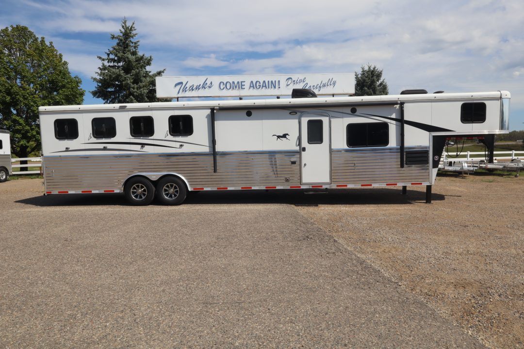 2018 Bison Trailers 4HR LQ