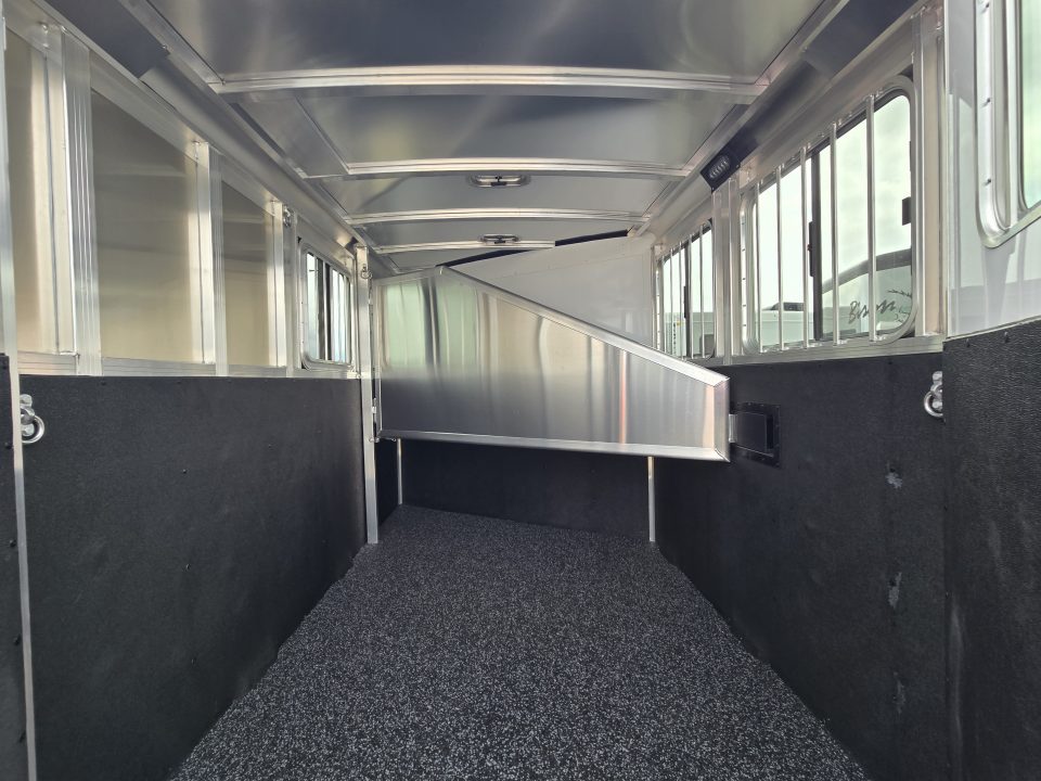 Trailer Photo 8