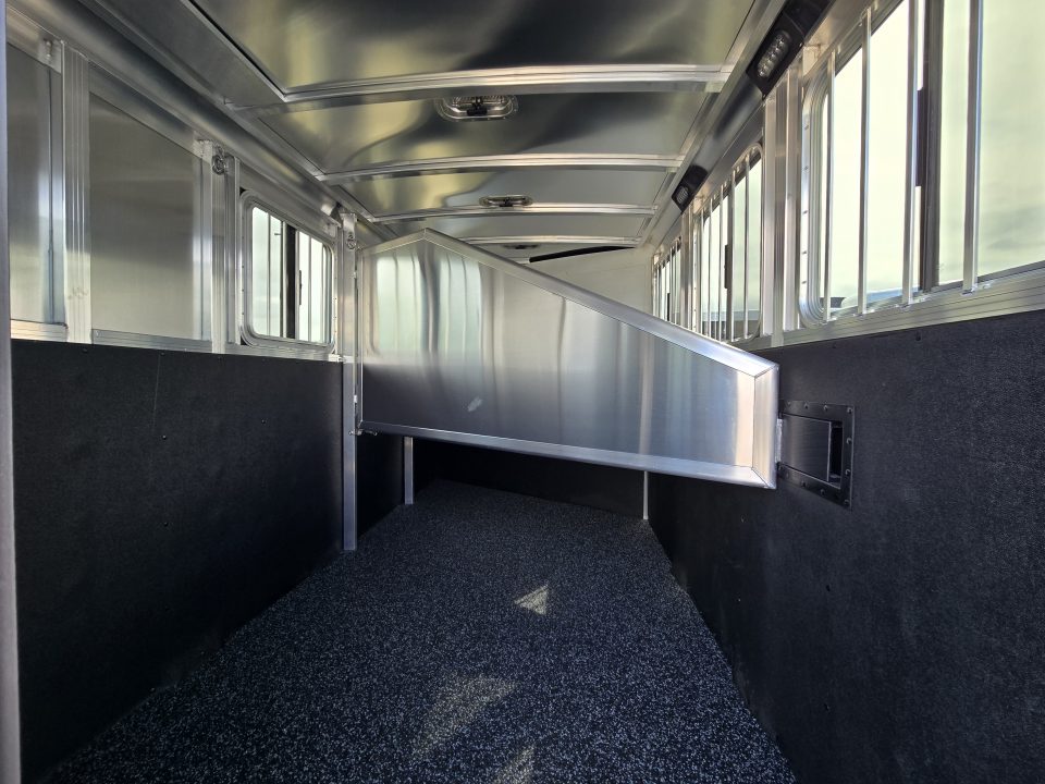 Trailer Photo 9