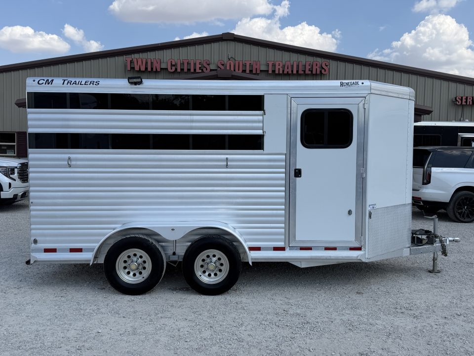 2019 CM Trailers 3 Horse Bumper Pull Renegade