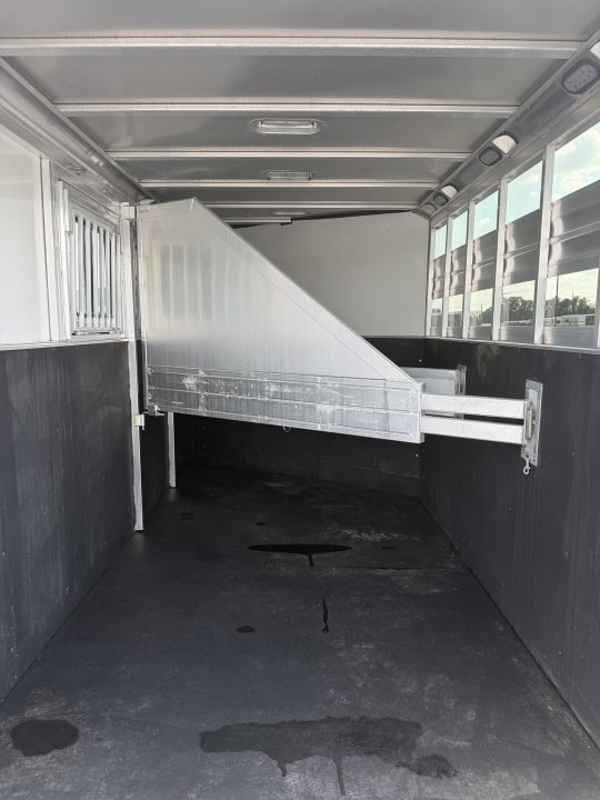 Trailer Photo 7