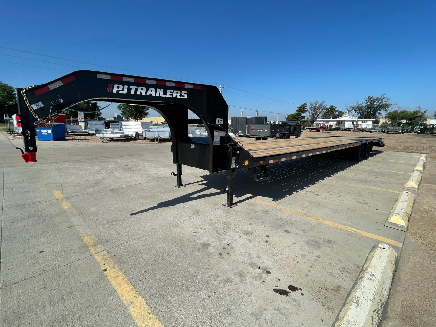 New 2025 PJ Trailers LD402 Flatbed Trailer