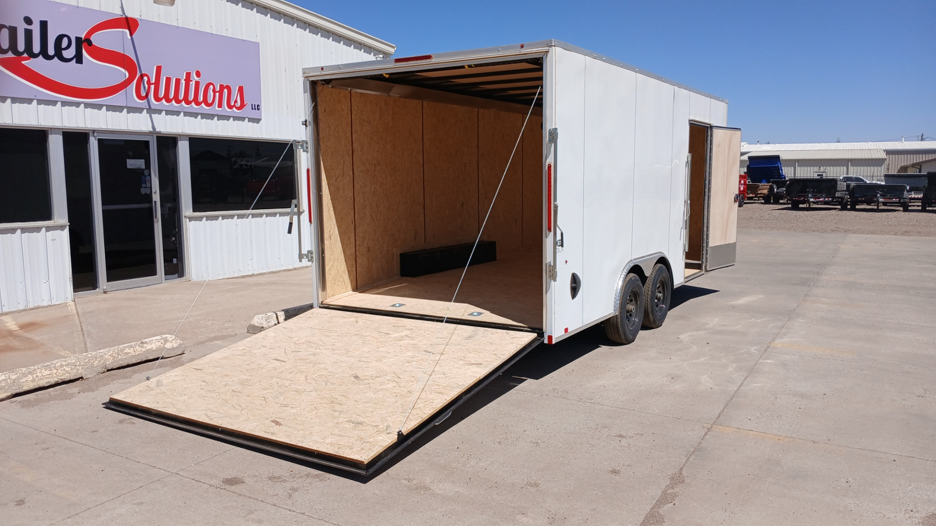New 2025 Look Trailers 8.5 X 18' DLX Screwless Cargo / Enclosed Trailer