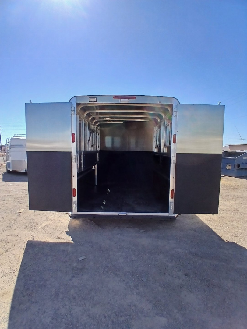 Trailer Photo 9