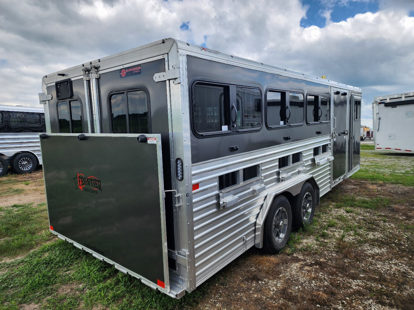 Trailer Photo 18