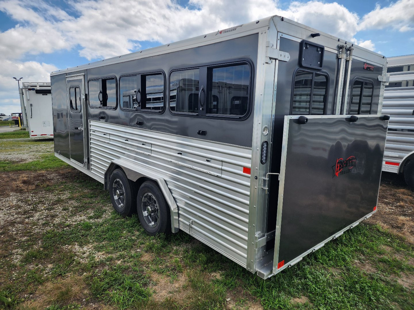 Trailer Photo 19