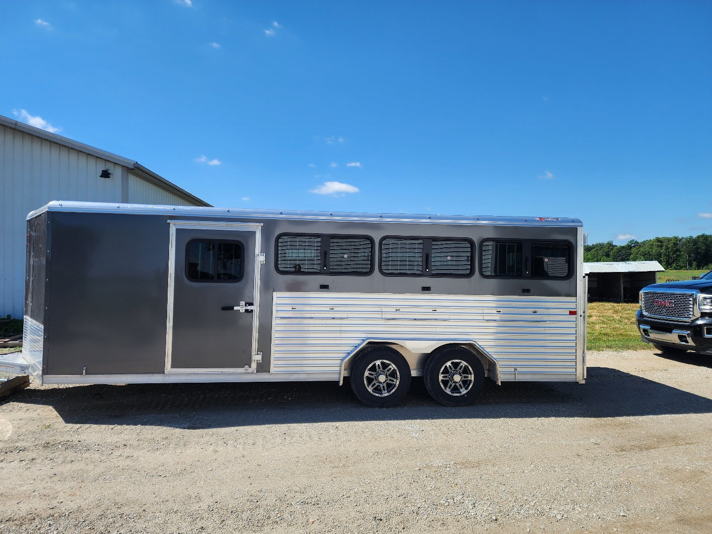 Trailer Photo 3