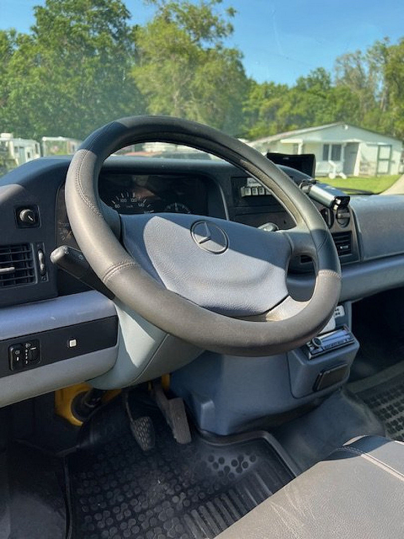 Truck Photo 8