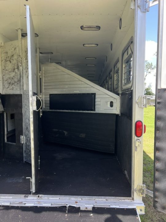 Trailer Photo 5