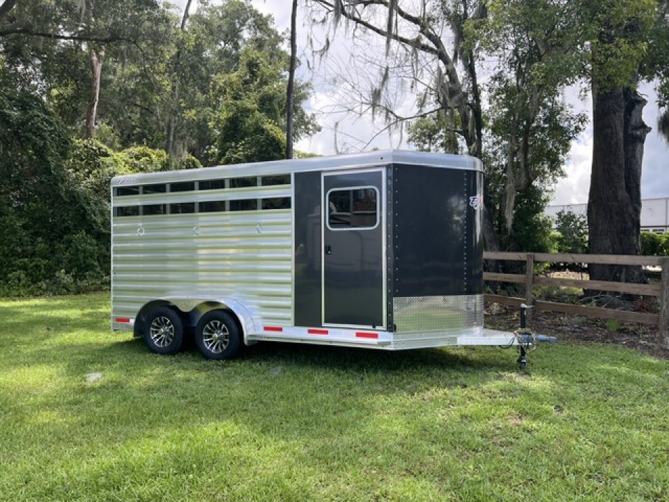 Trailer Photo 2