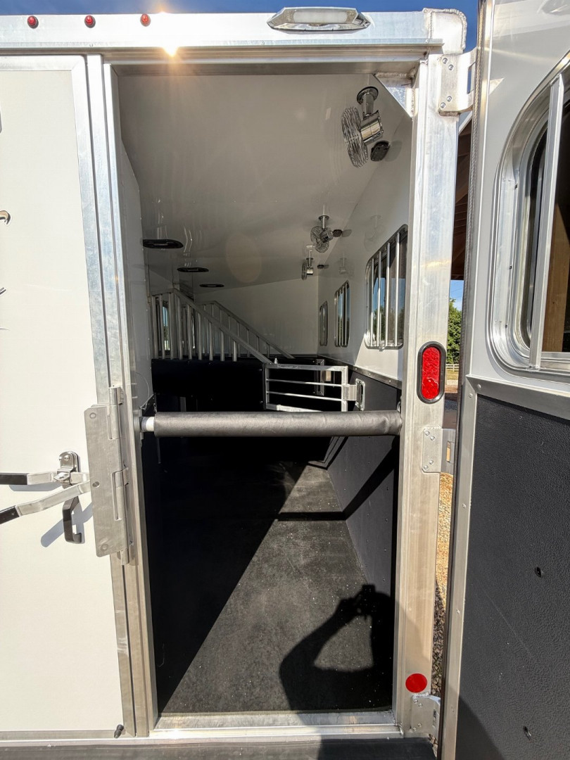 Trailer Photo 9