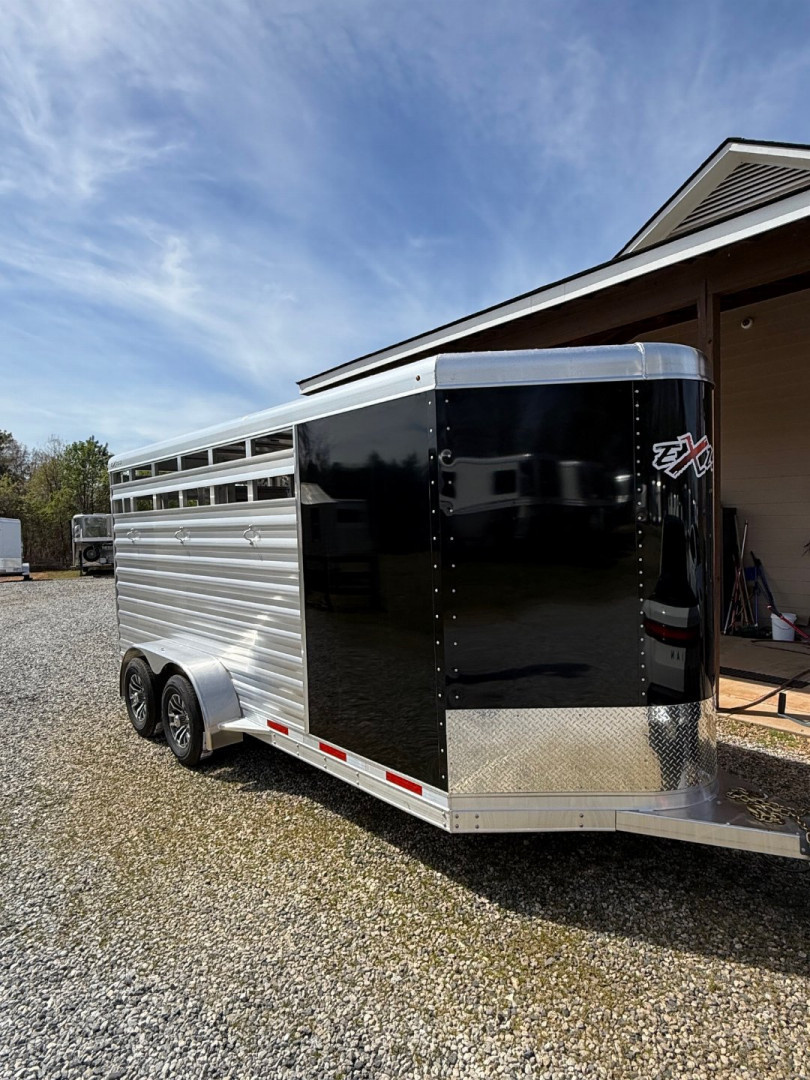 Trailer Photo 4