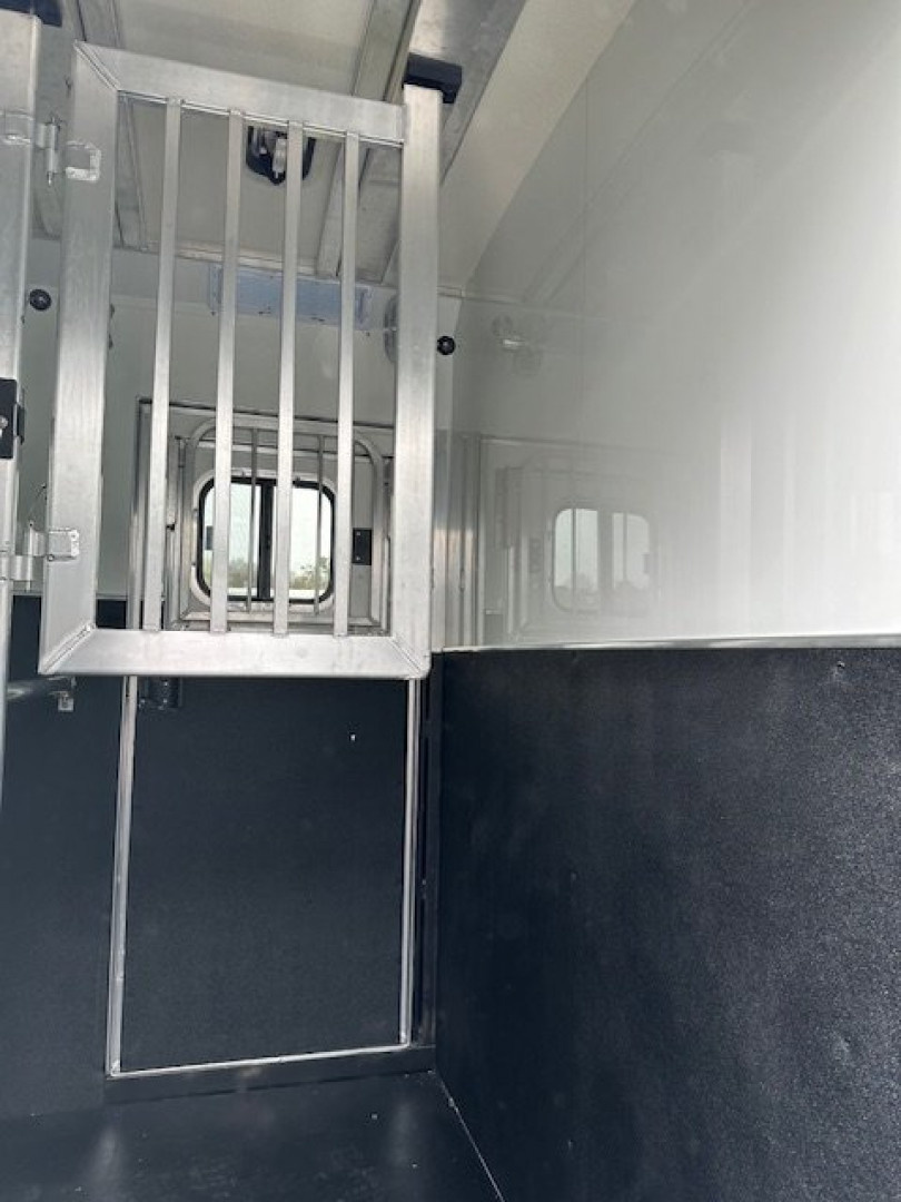 Trailer Photo 6