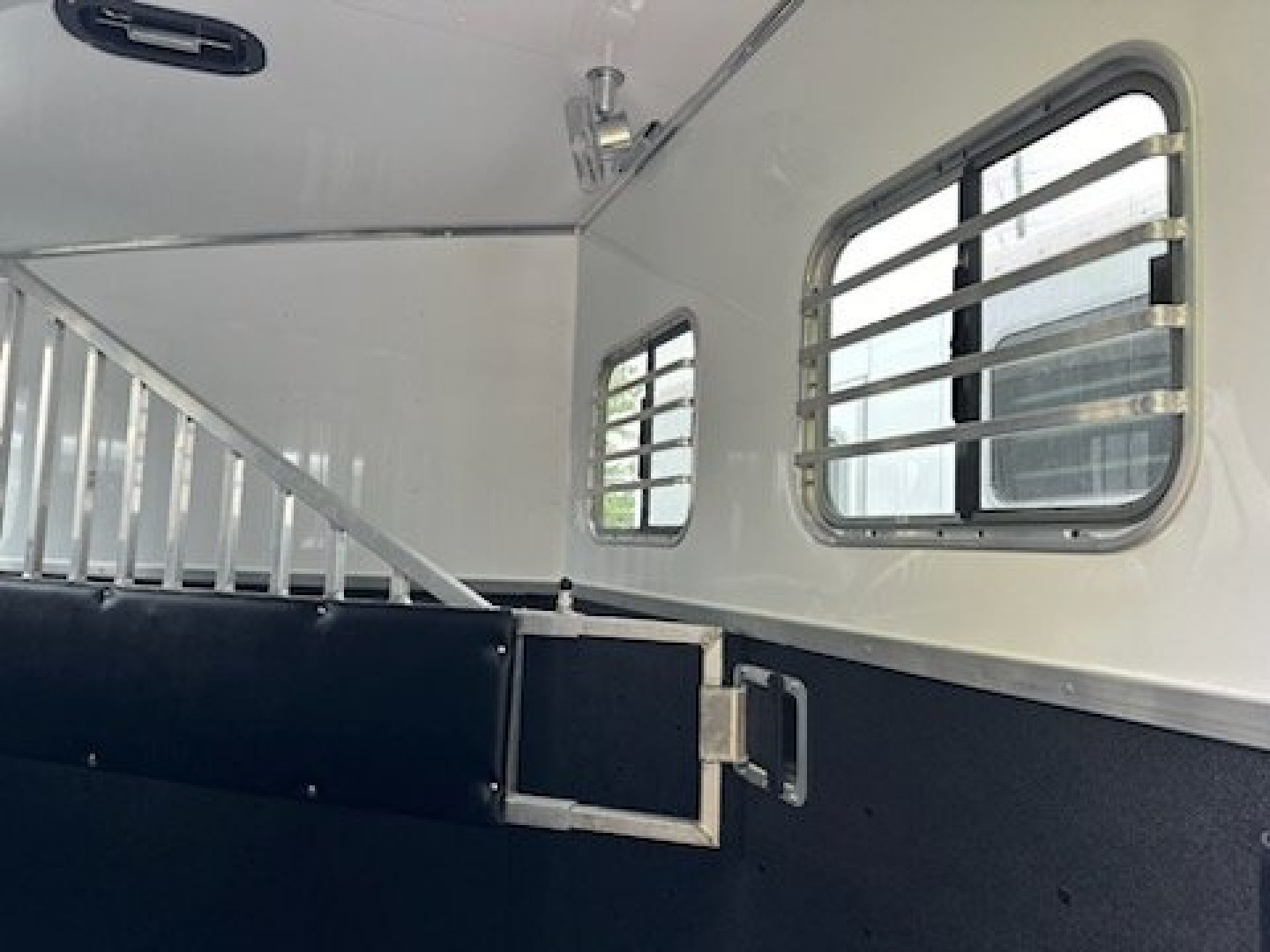 Trailer Photo 6