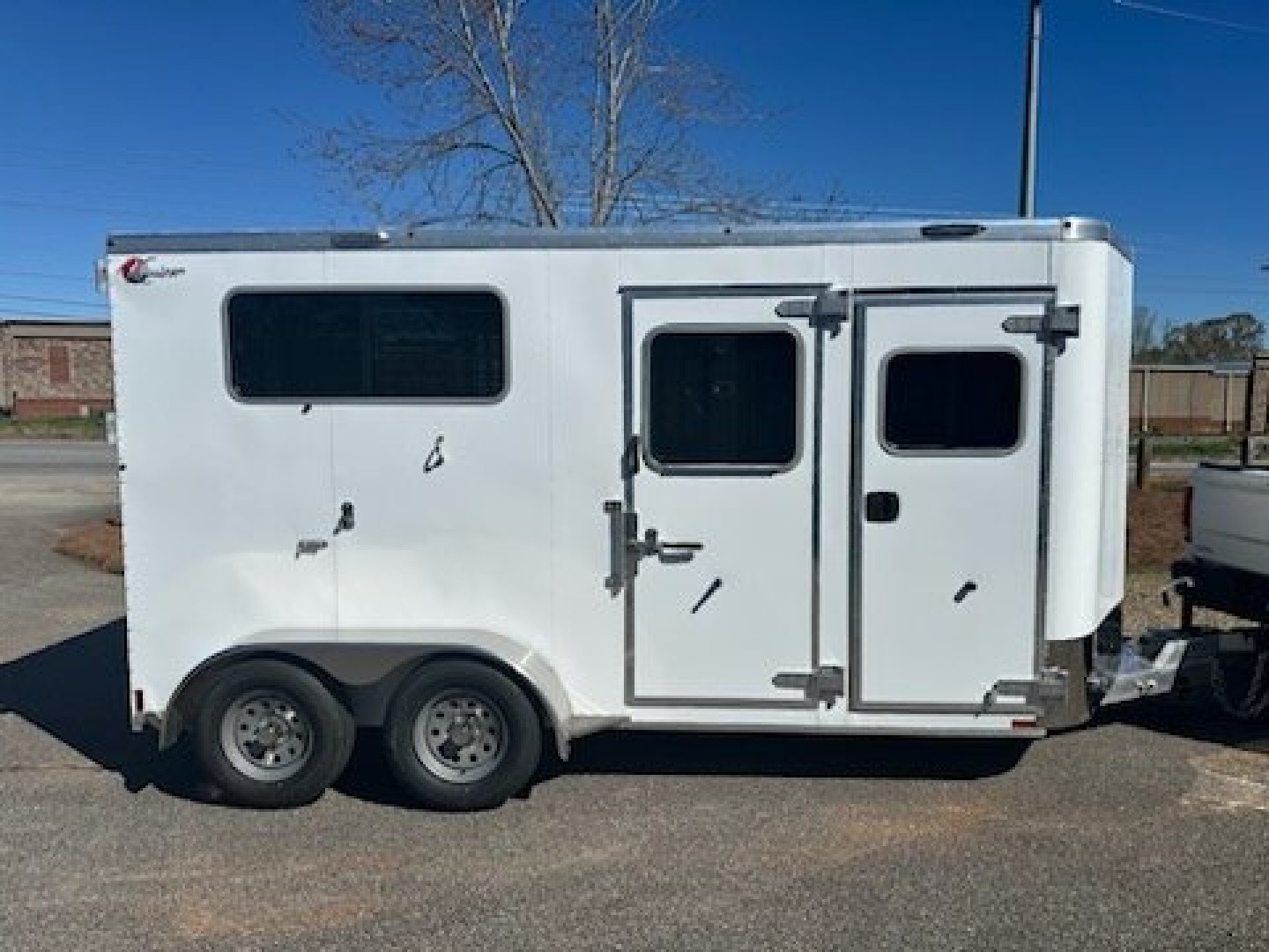 2027 Kiefer Manufacturing Kruiser 2 Horse Straight