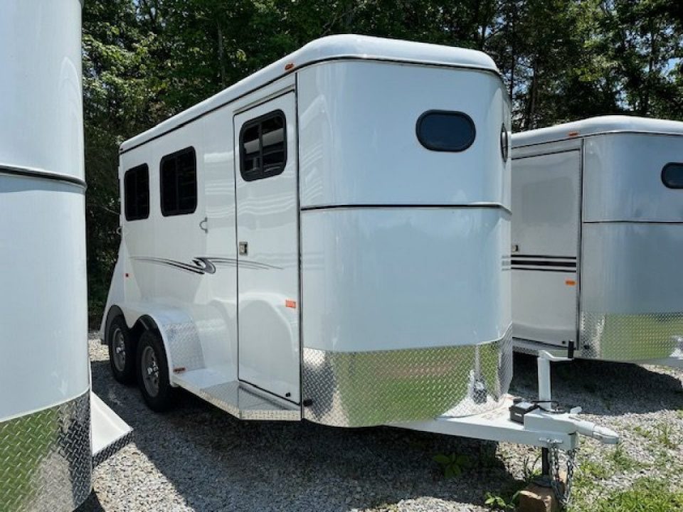 2026 Bee Chief 2 Horse Fully Enclosed Bumper Pull
