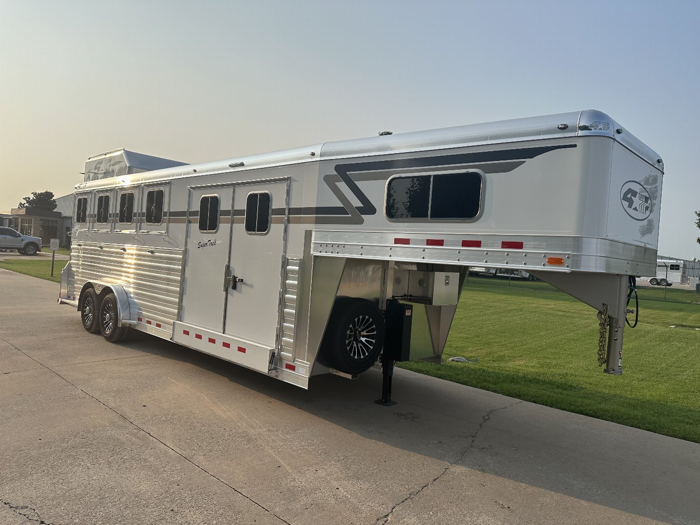 Trailer Photo 1