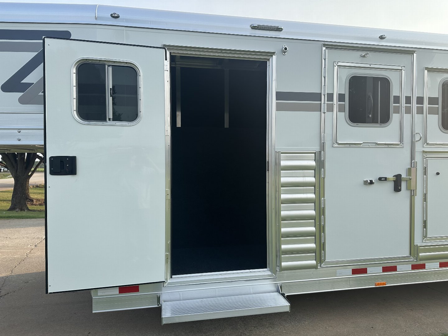 Trailer Photo 11