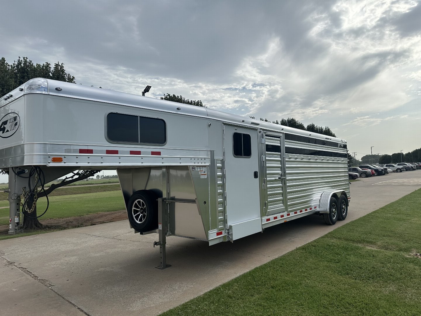 Trailer Photo 1