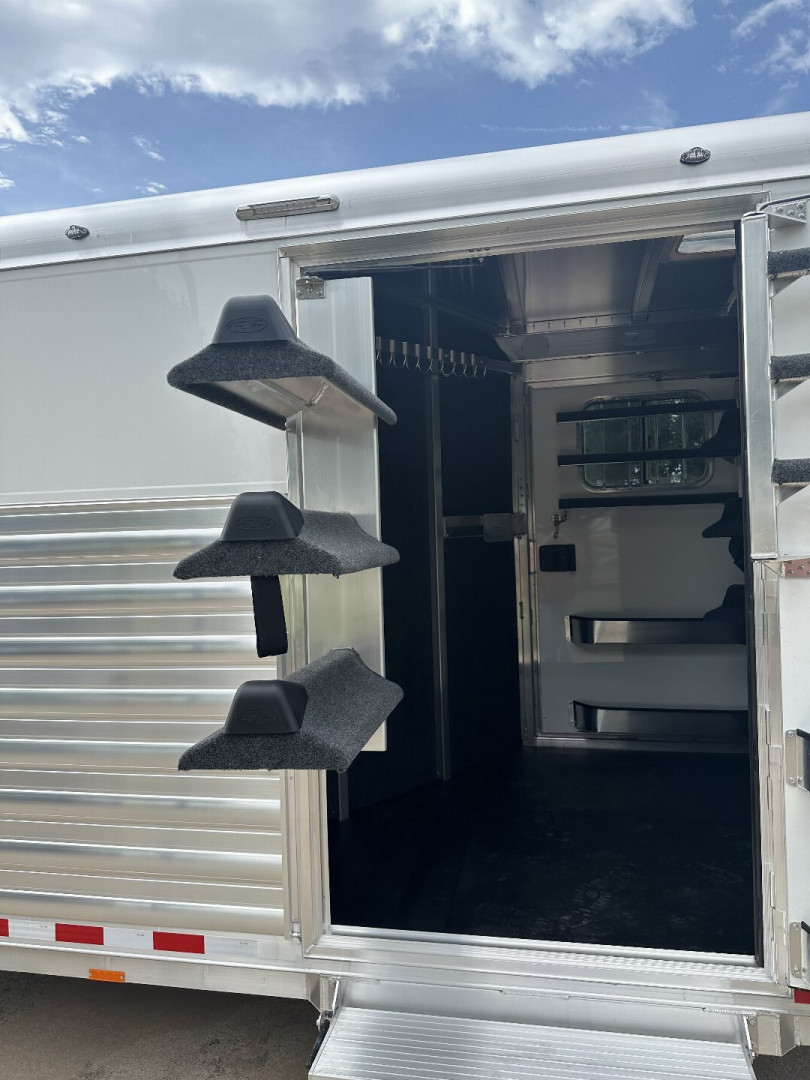 Trailer Photo 6
