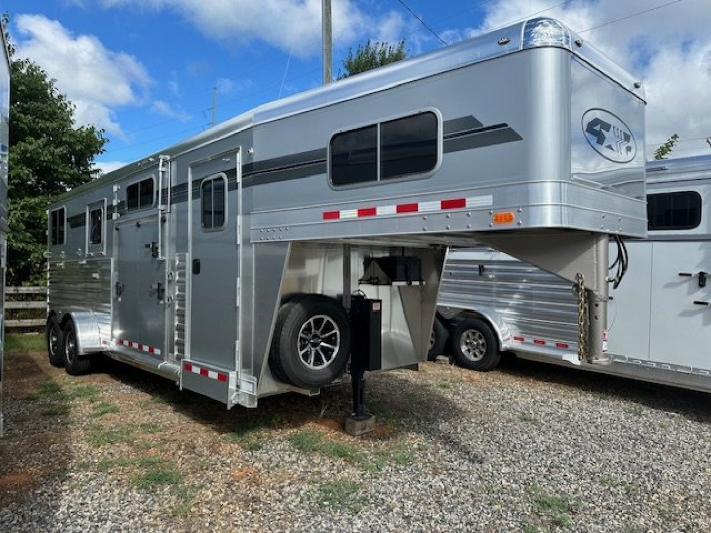 Trailer Photo 1