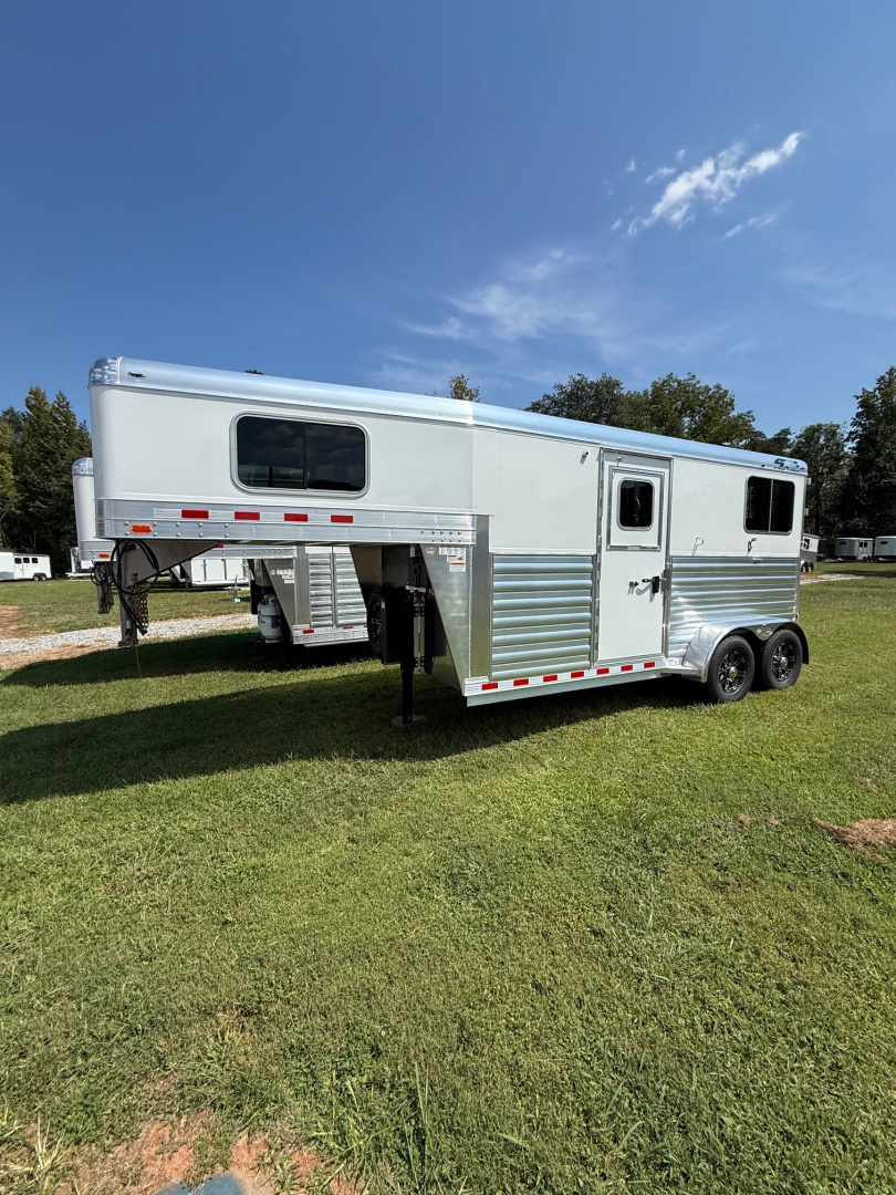 2027 4-Star Trailers 2 Horse Straight load Gooseneck