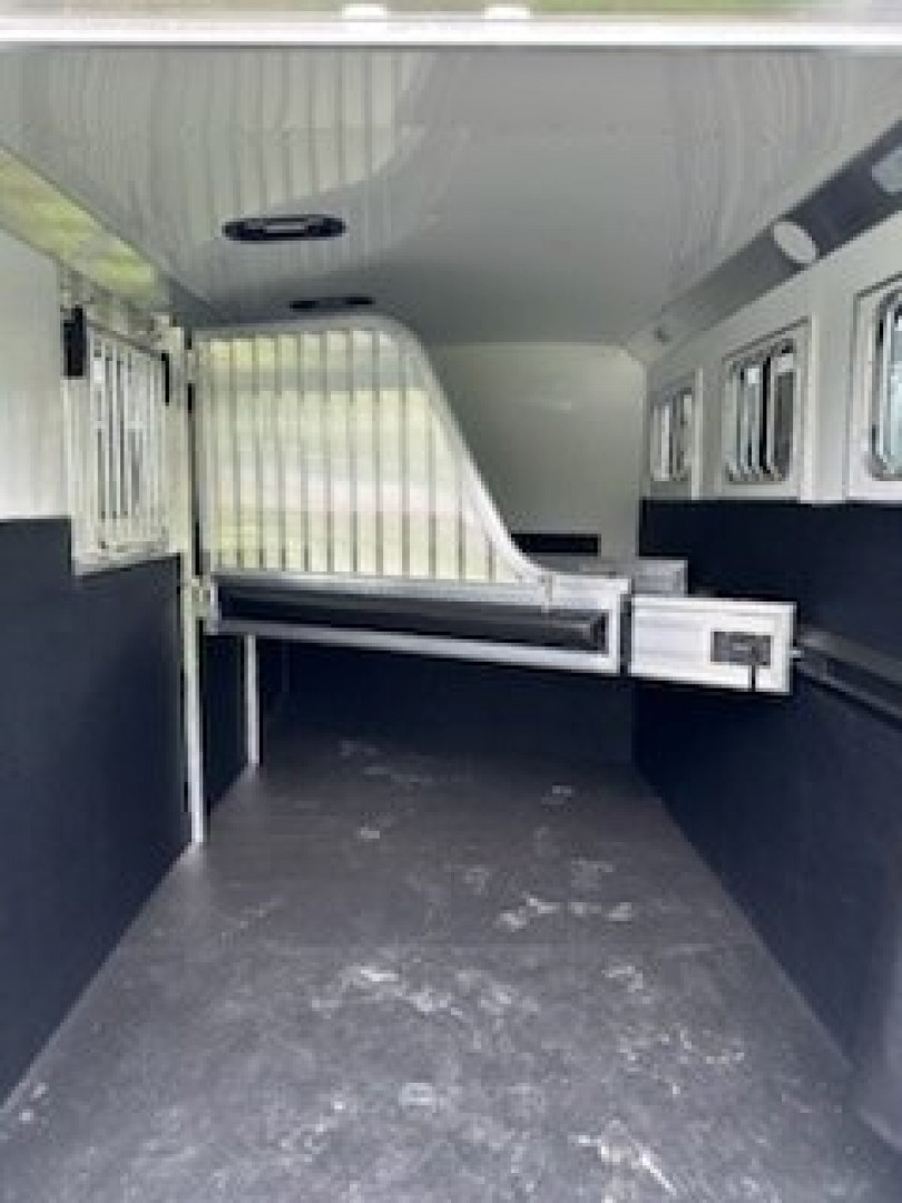 Trailer Photo 10