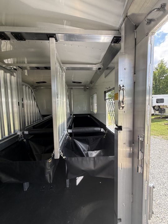 Trailer Photo 17
