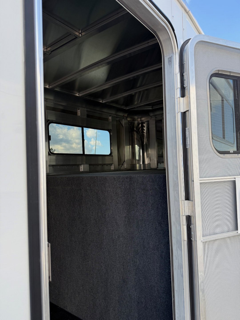 Trailer Photo 6