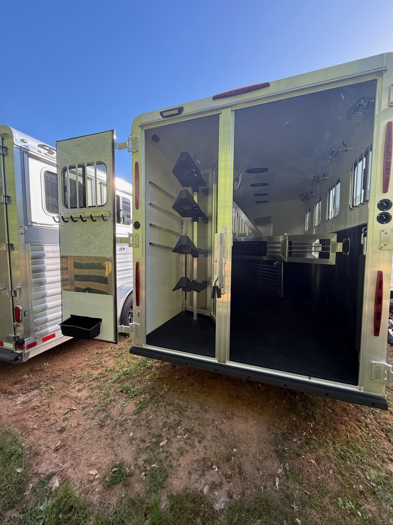 Trailer Photo 8