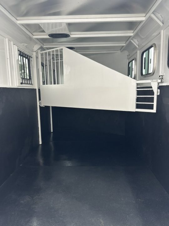 Trailer Photo 9