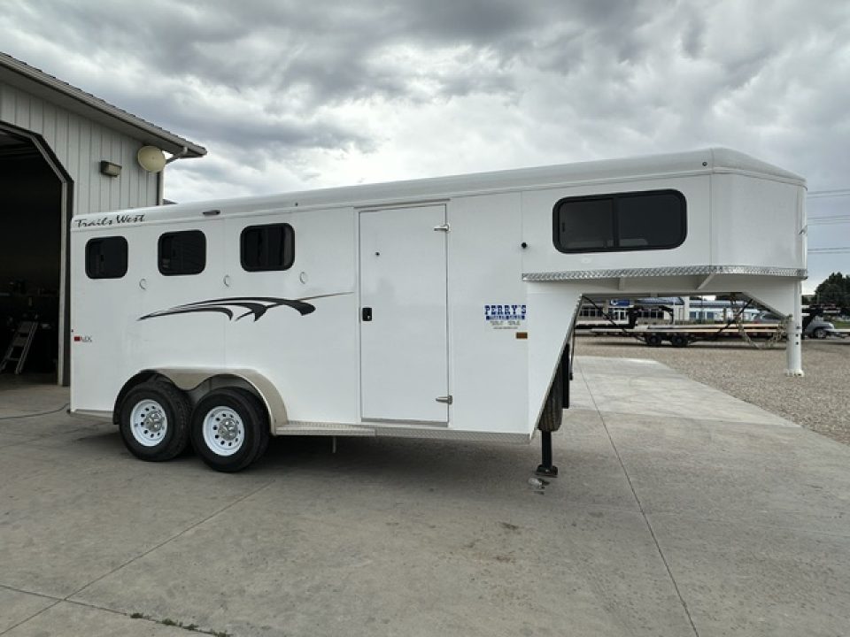 2025 Trails West Adventure 3 Horse