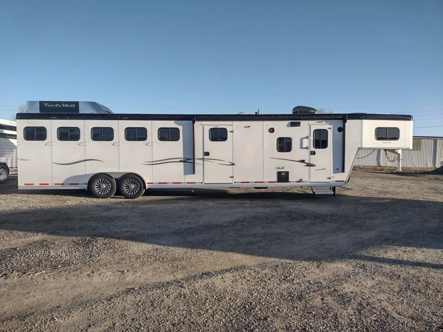 Trailer Photo 2