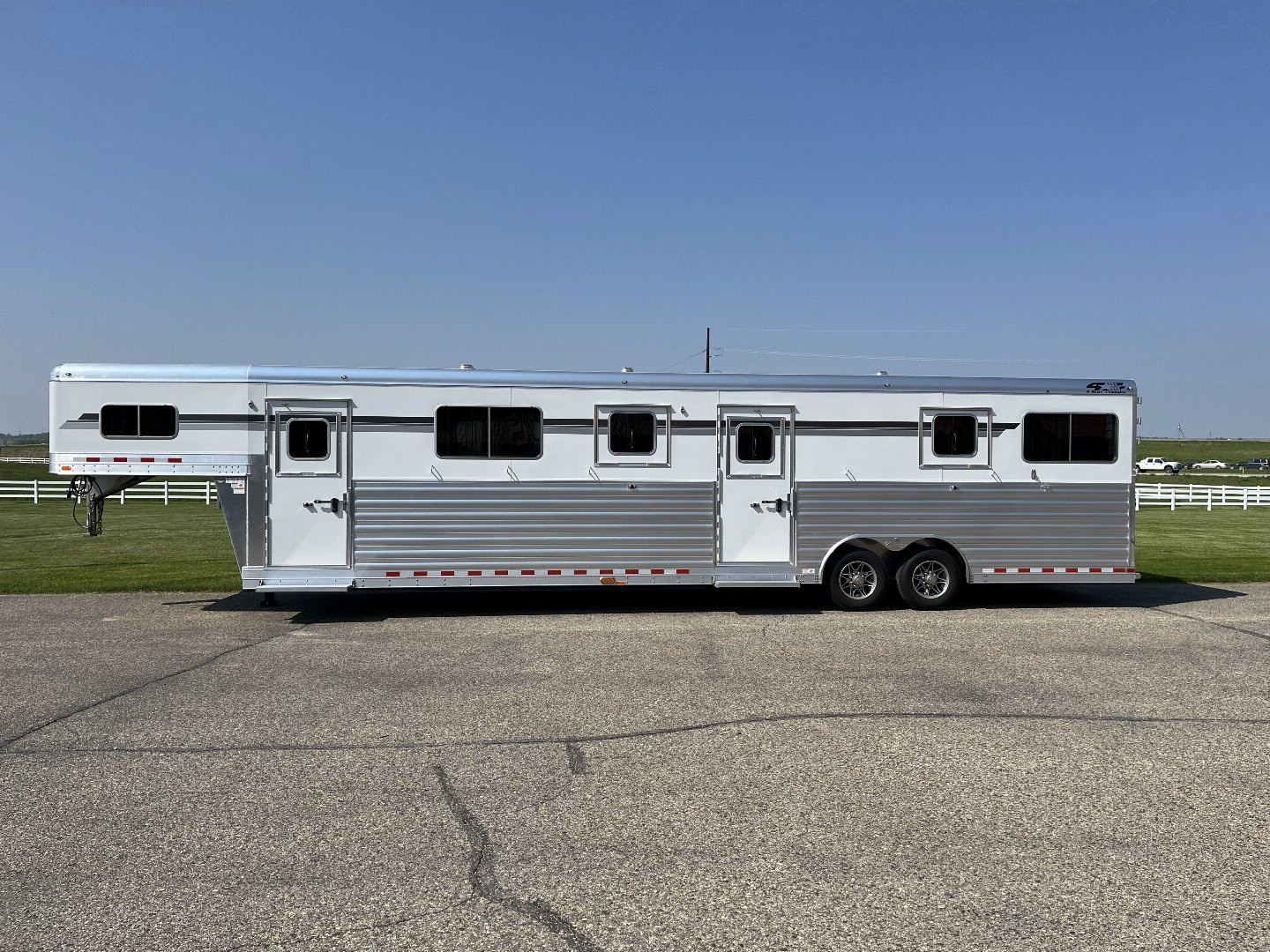 Trailer Photo 1