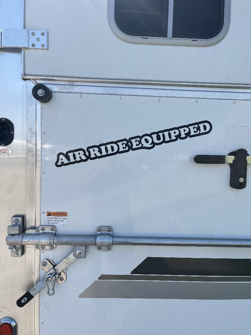 Trailer Photo 11