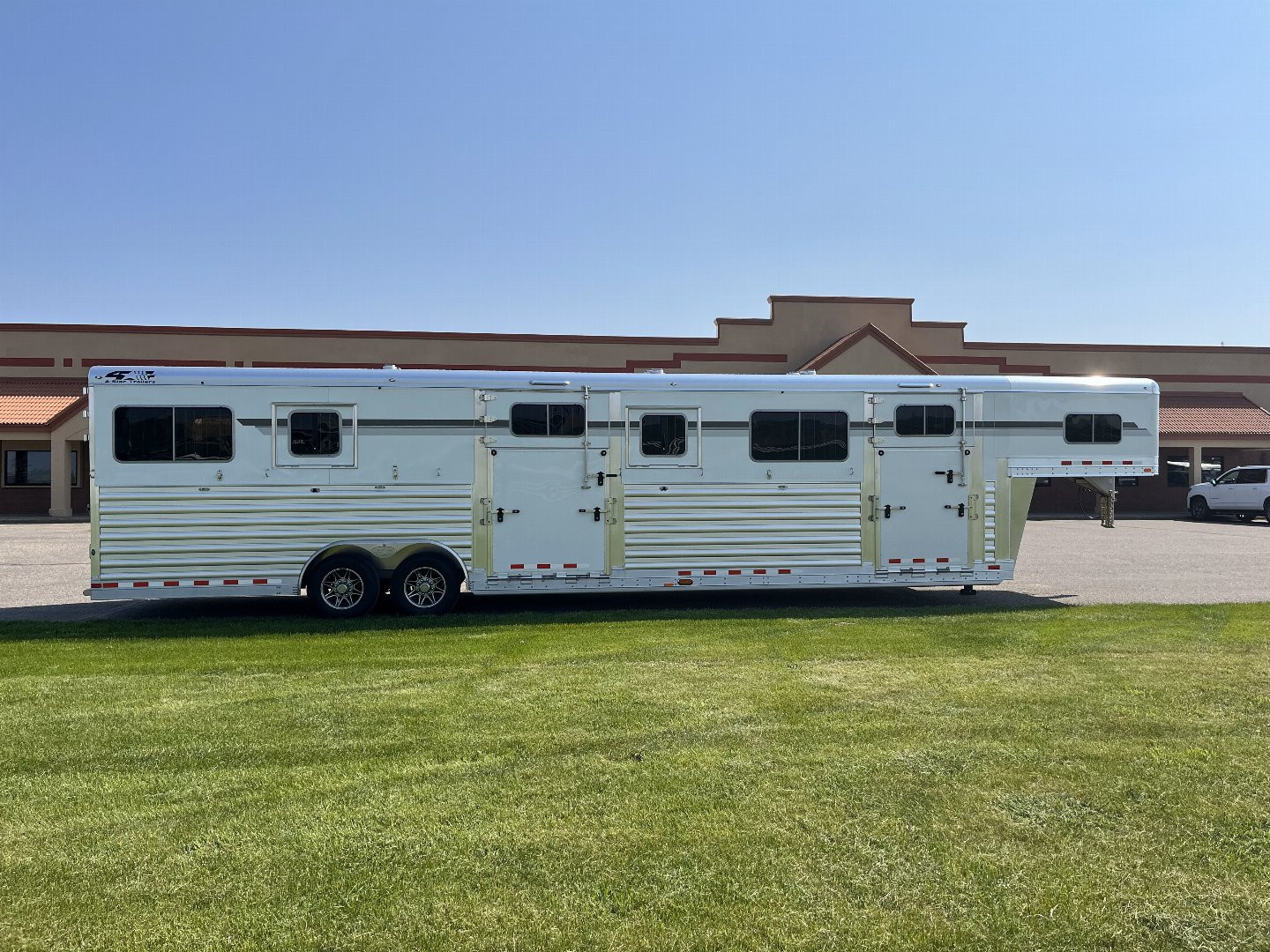 Trailer Photo 2