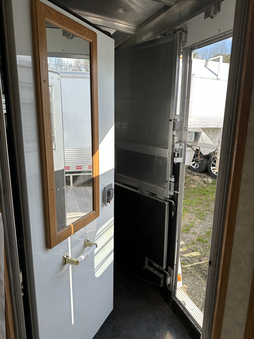 Trailer Photo 22