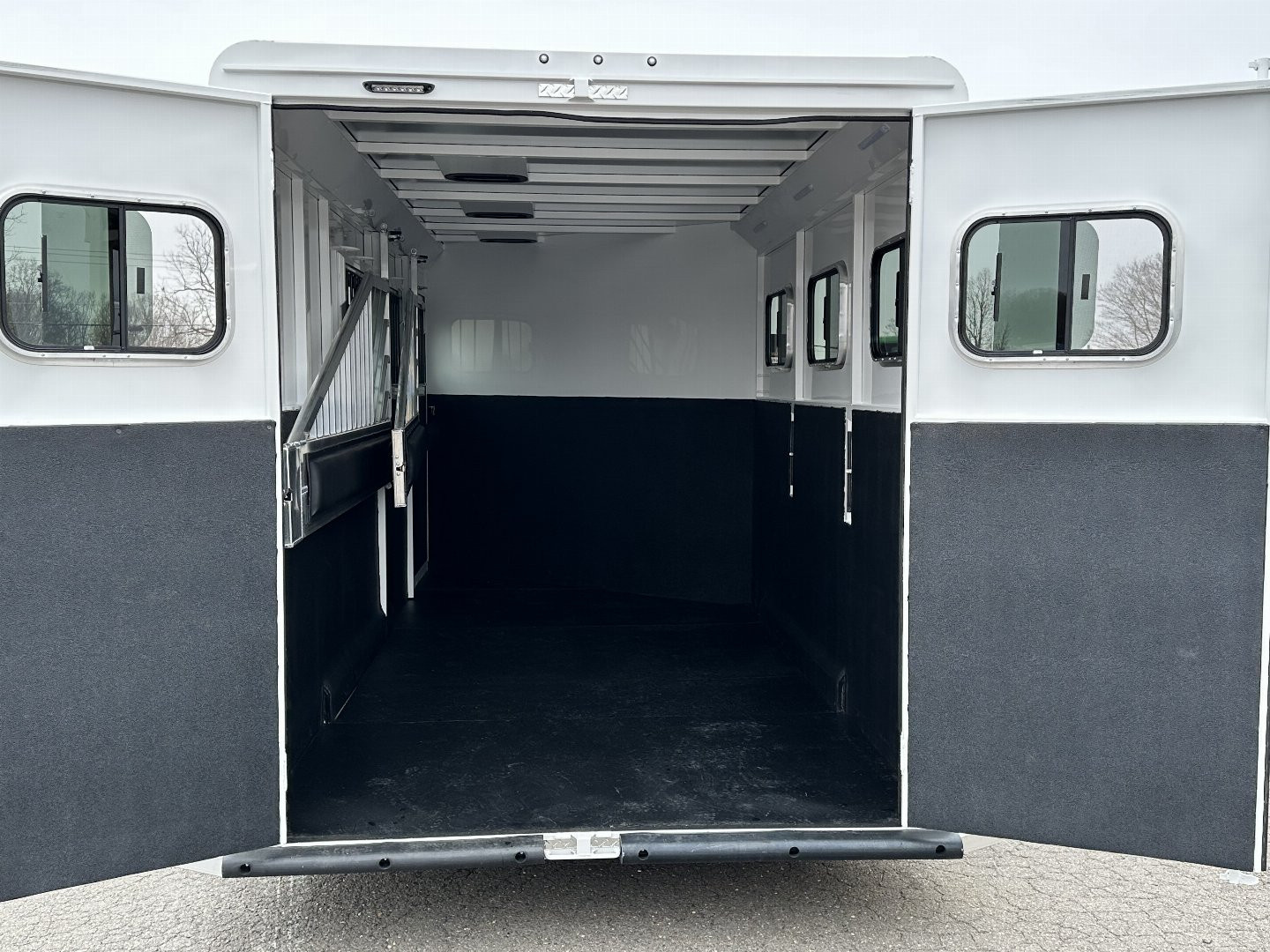 Trailer Photo 9