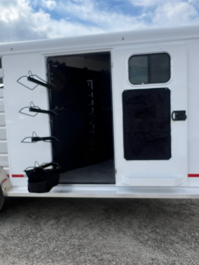 Trailer Photo 7