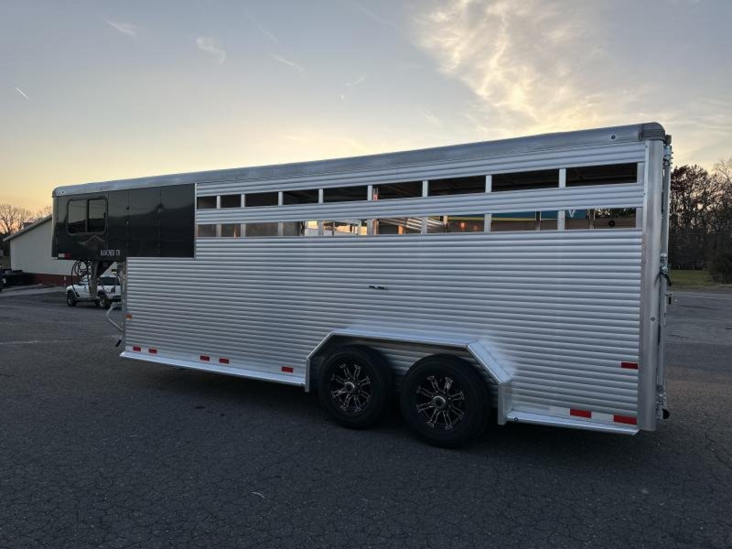 Trailer Photo 2