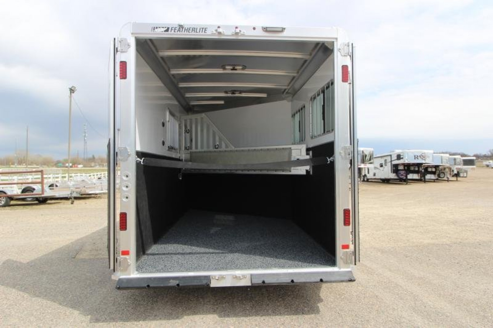 Trailer Photo 7