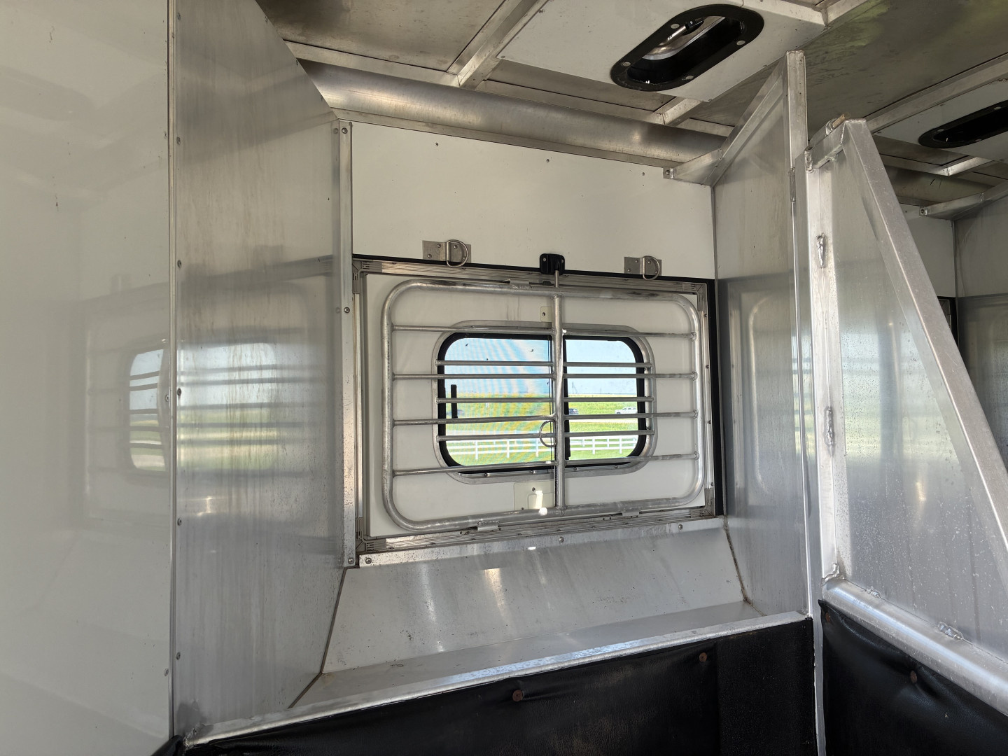 Trailer Photo 10