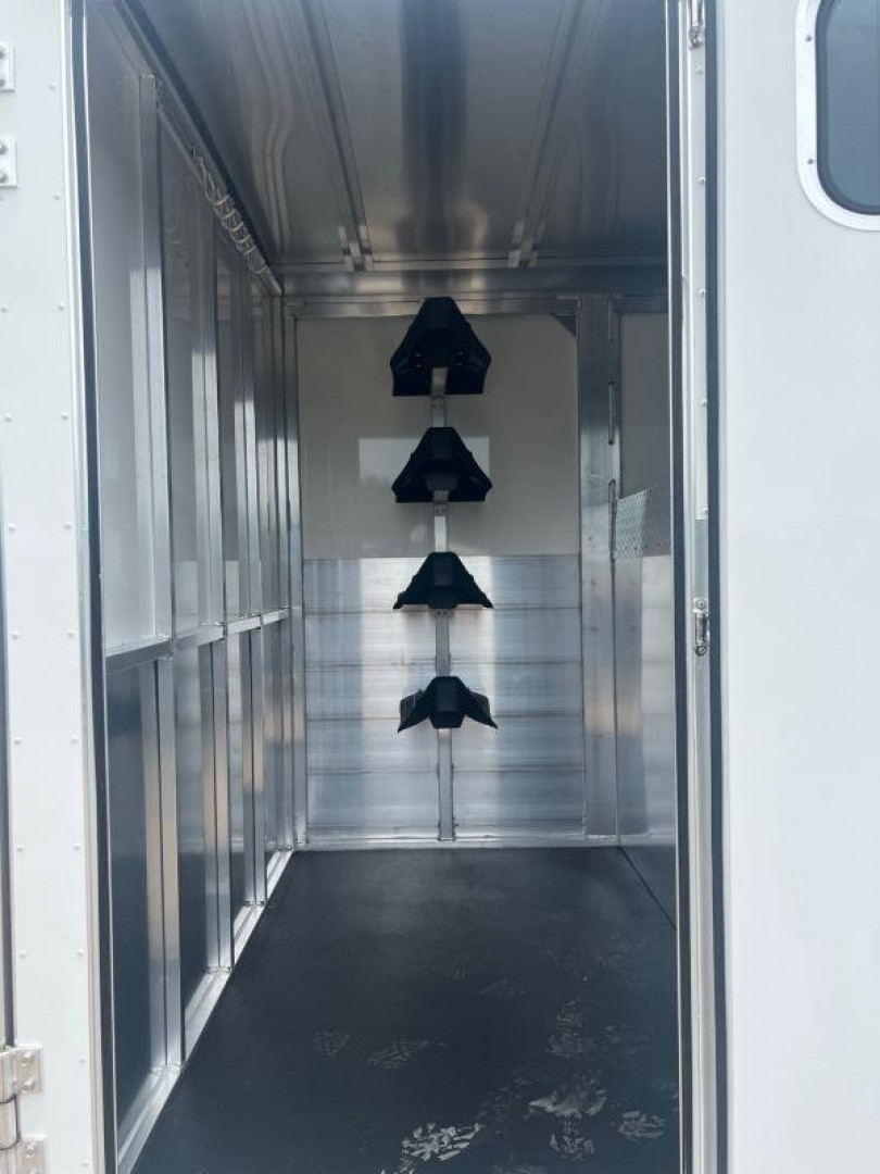 Trailer Photo 4