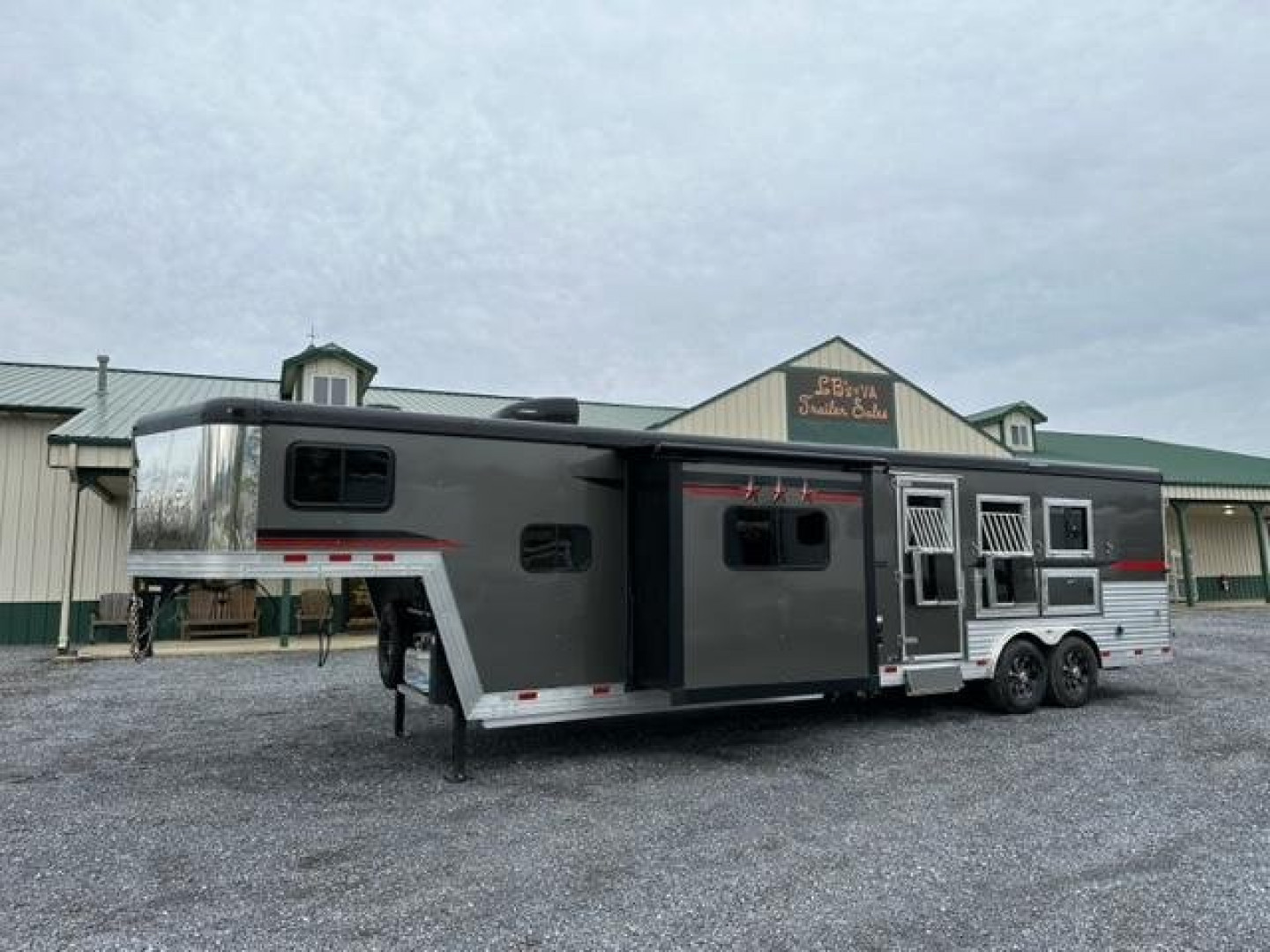 Trailer Photo 4