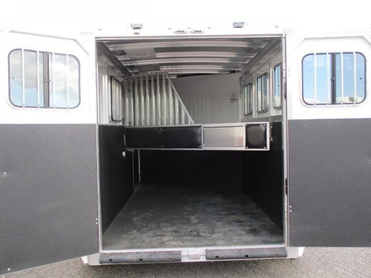 Trailer Photo 2