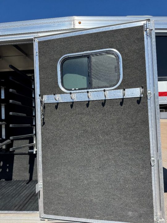 Trailer Photo 19